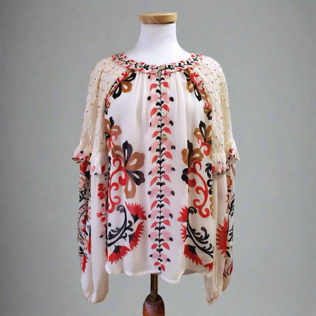 FARM Rio cream Cashew Mandala blouse, size M, NEW WITH TAGS!