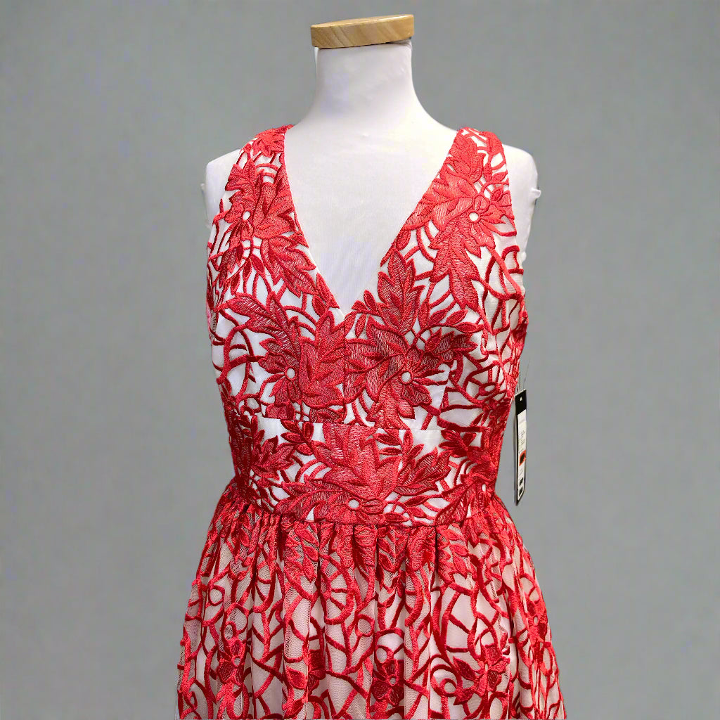 David Meister red and white embroidered dress, size 6, NEW WITH TAGS!