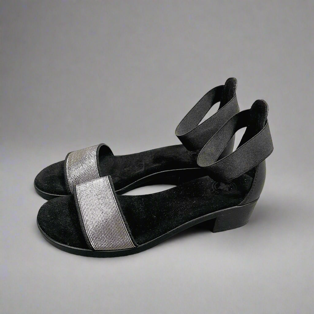 Charleston Shoe Co. black and silver Marlin sandal, size 6, BRAND NEW!