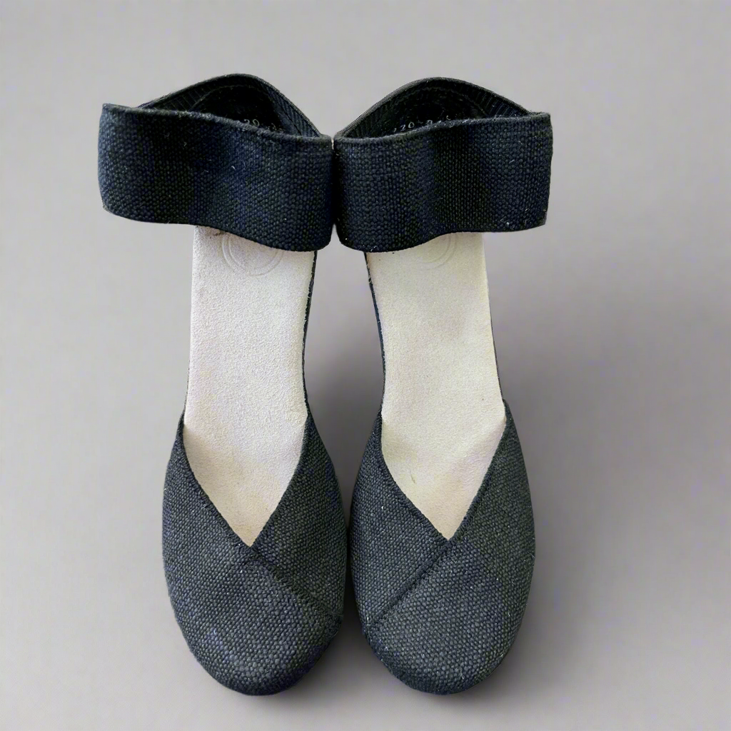 Charleston Shoe Co. black OBX wedge espadrille, size 8