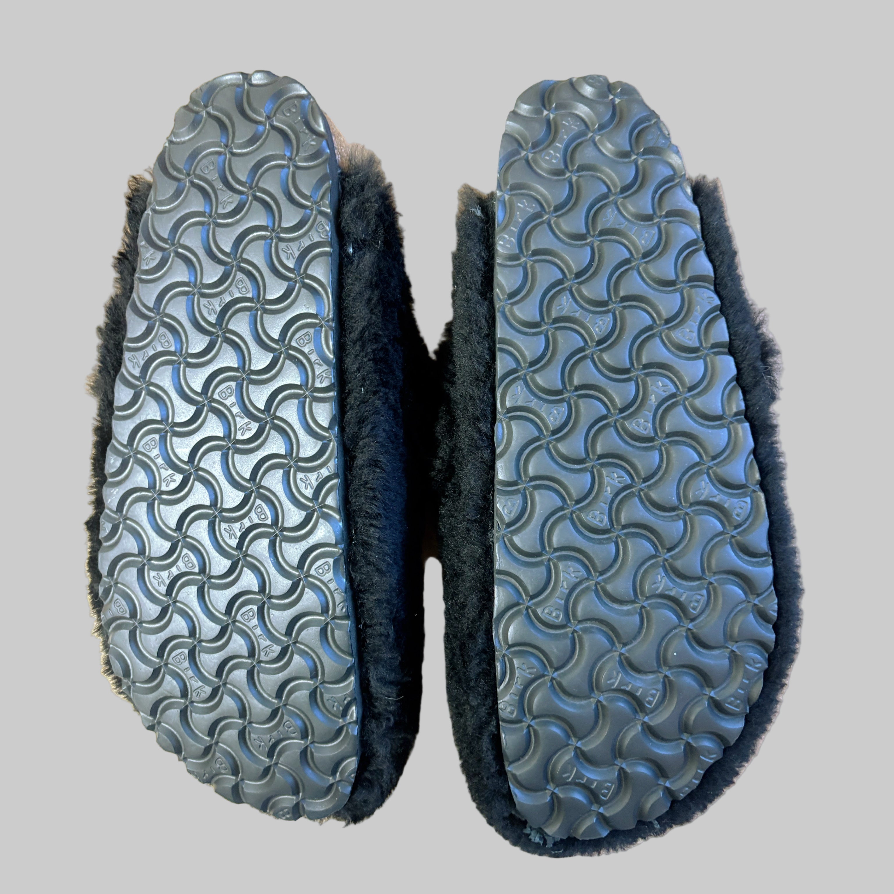 Birkenstock black shearling Boston clog, size 10