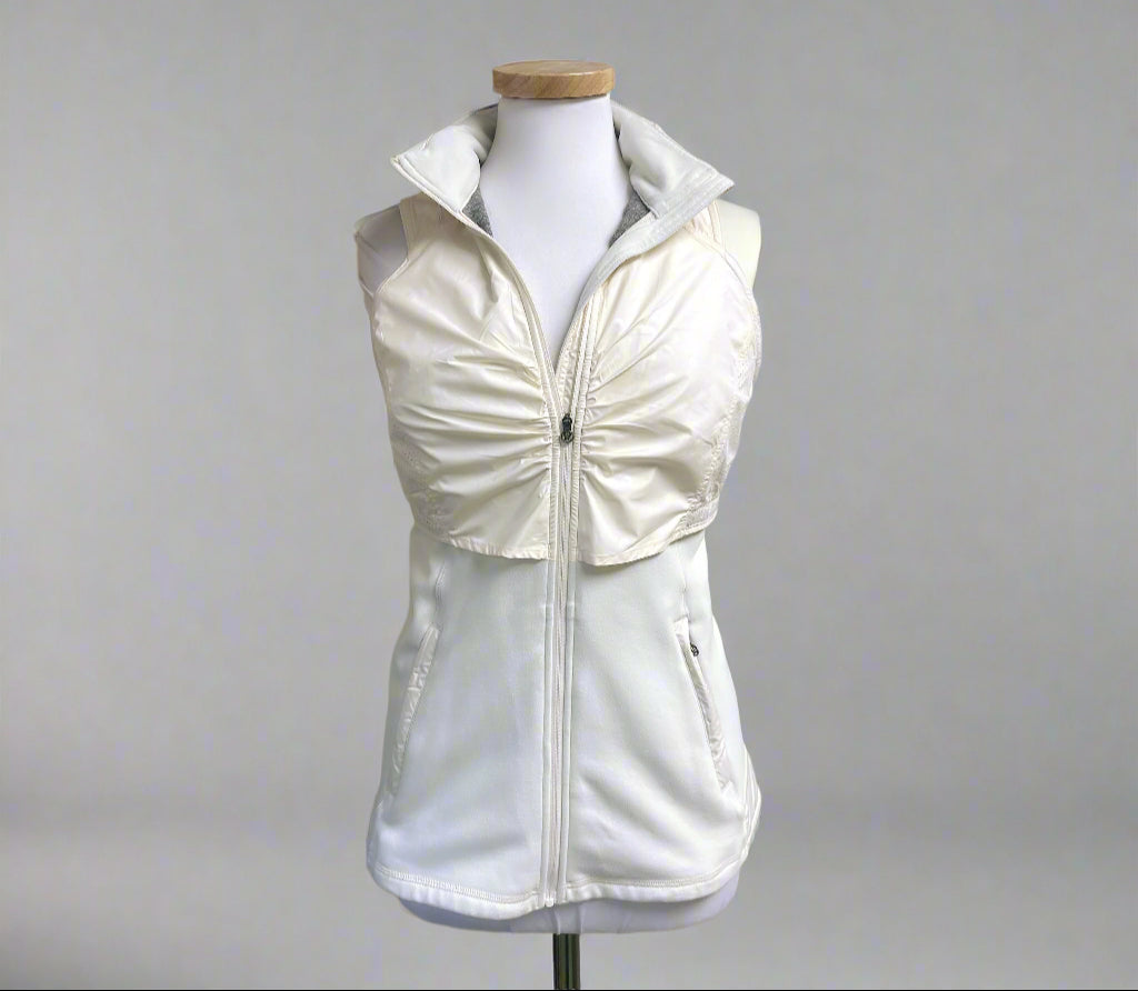 lululemon cream Kanto Catch Me vest, size 6