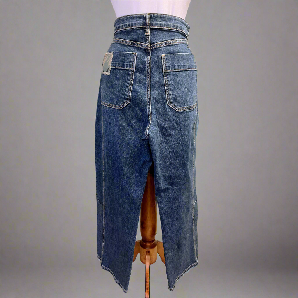 Pilcro Kenna Mid-Rise Heritage barrel jeans, size 28 Tall, NEW WITH TAGS!