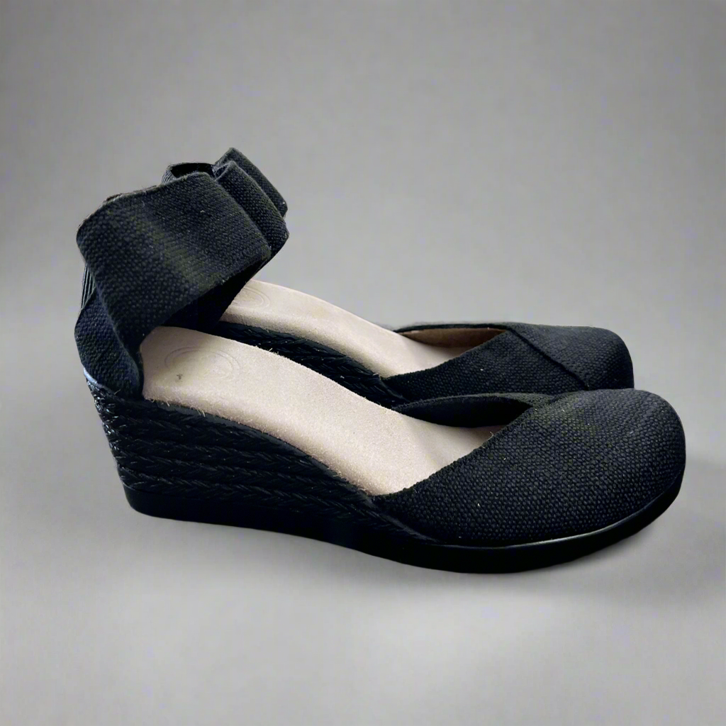 Charleston Shoe Co. black OBX wedge espadrille, size 8