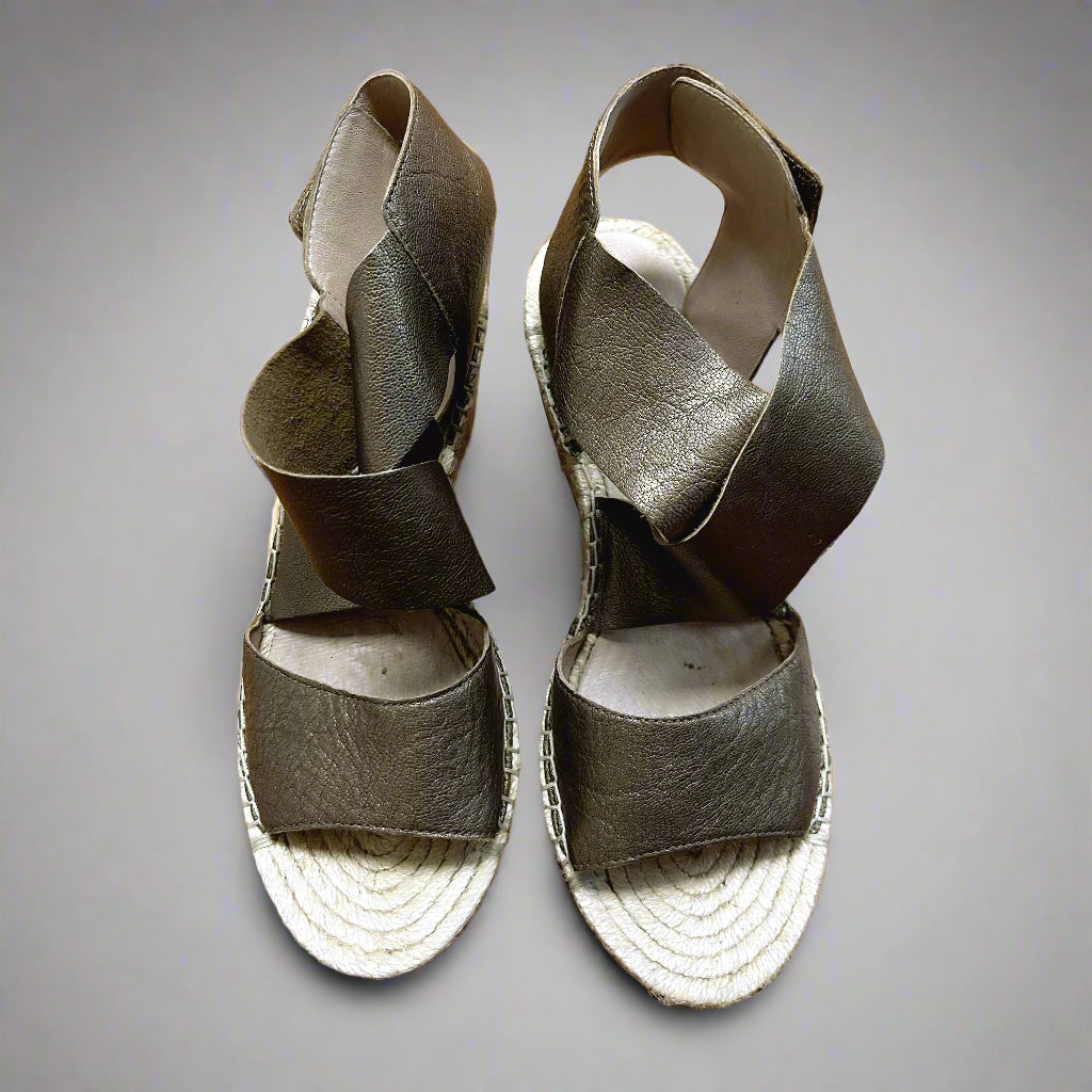 Eileen Fisher bronze Willow wedge, size 8.5, LIKE NEW!