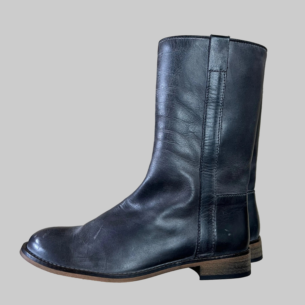 Ivylee gray leather Simone boots, size 9, NEW WITHOUT TAGS!