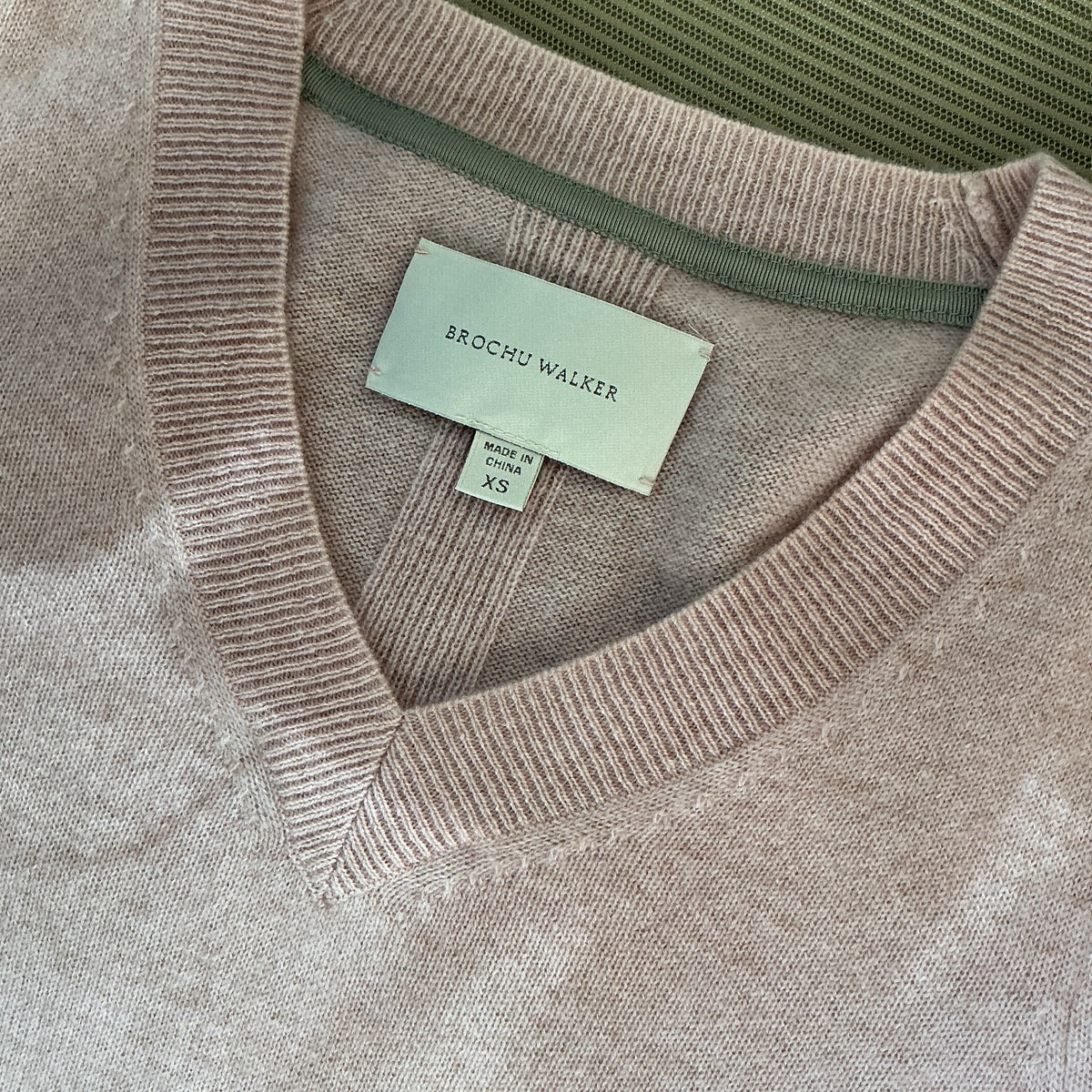 Brochu Walker blush pink cashmere sweater, size XS