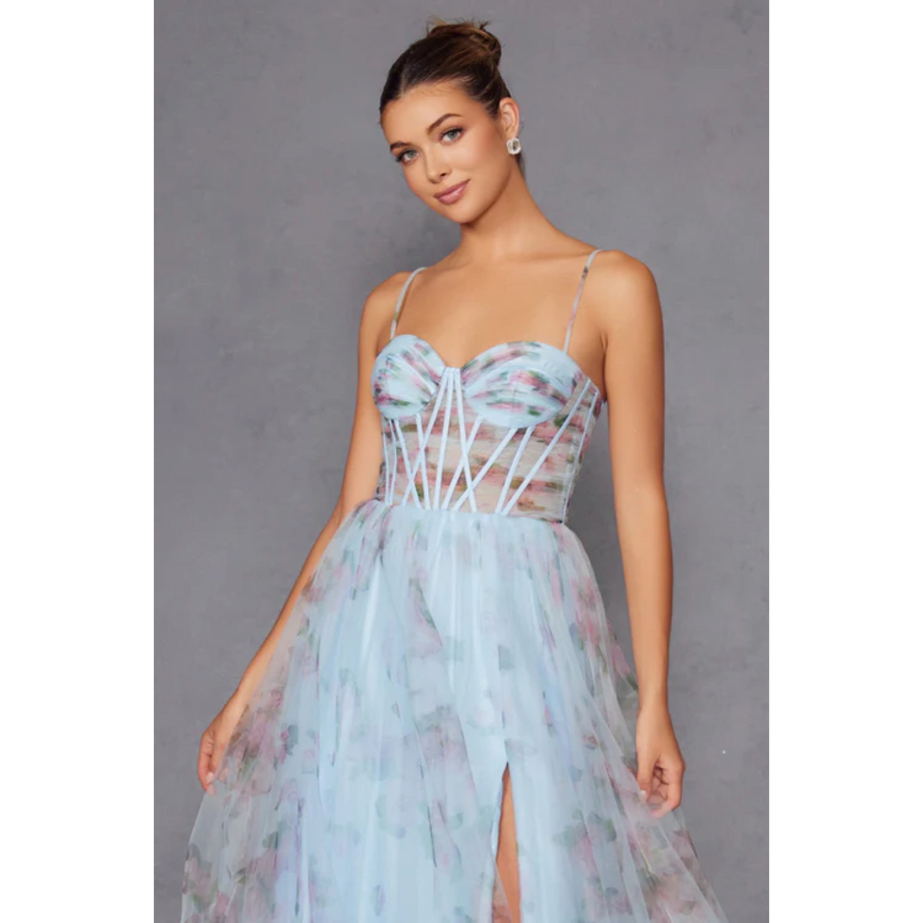 Juliet light blue floral dress, size 4, NEW WITH TAGS!