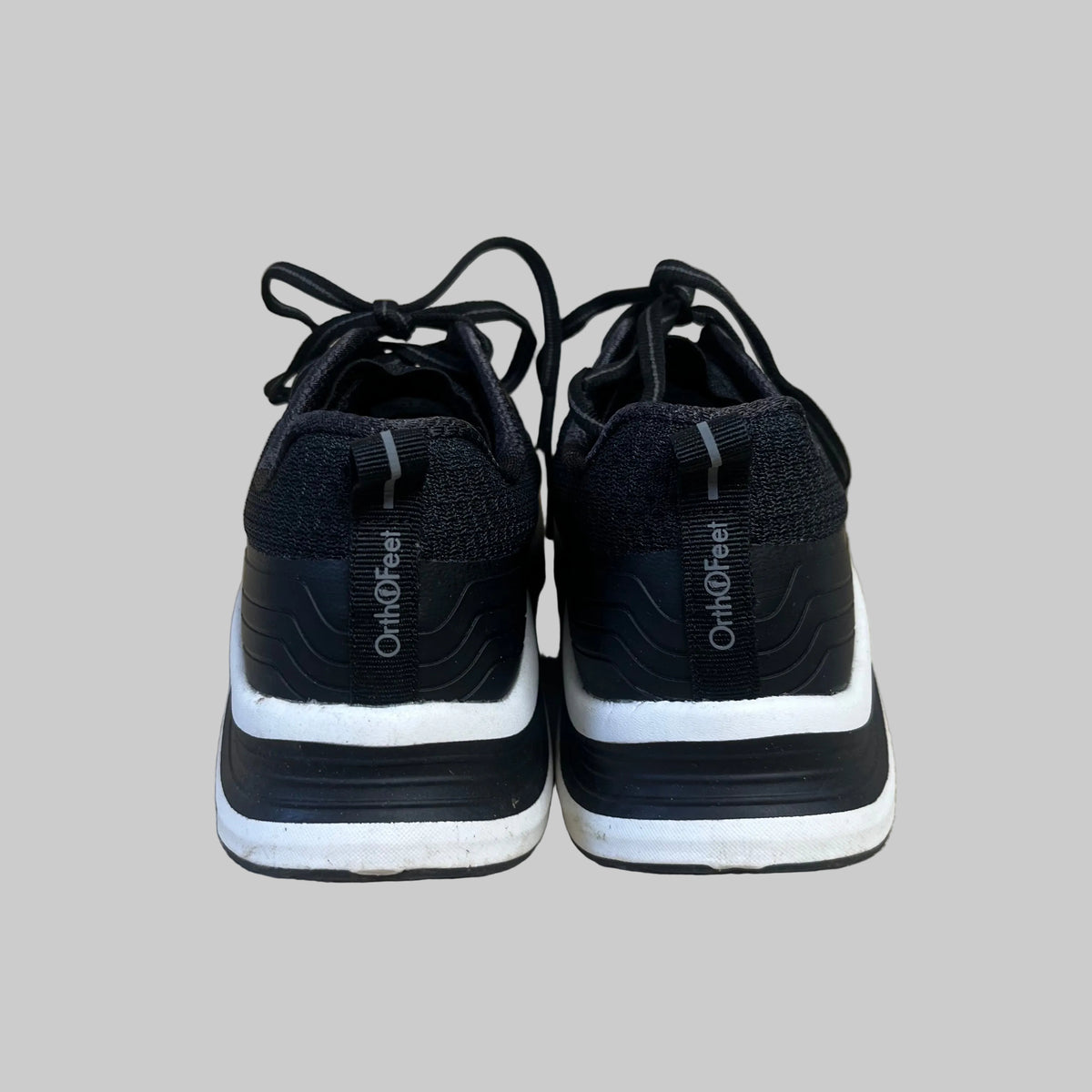 Orthofeet black Relay sneakers, size 8