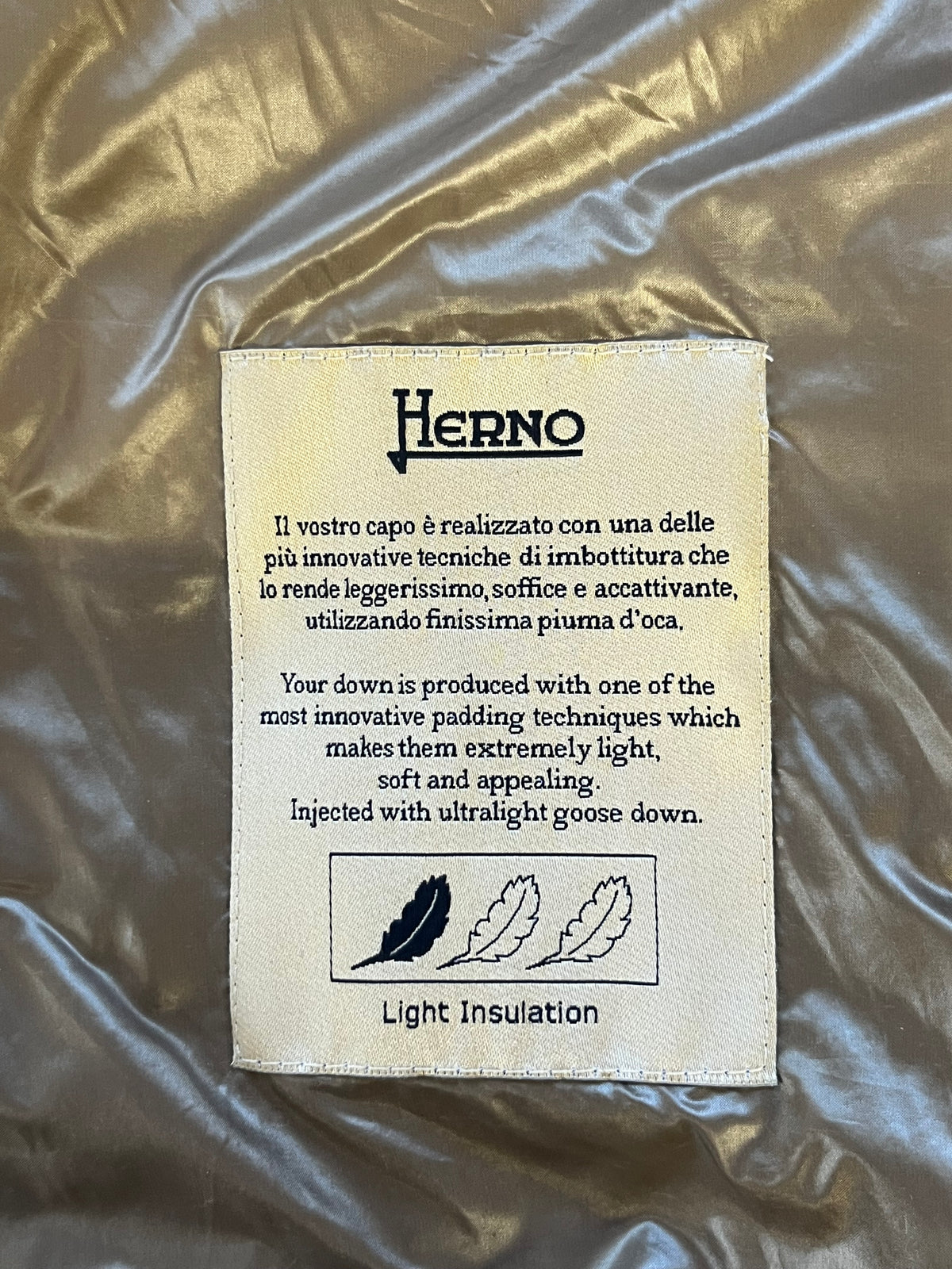 Herno champagne Iconico Emilia cap sleeve down puffer jacket, size 42 (US 6)