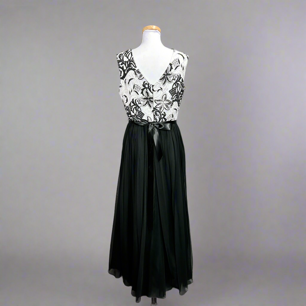 Frank Lyman black & white lace, size 12, NEW WITH TAGS!