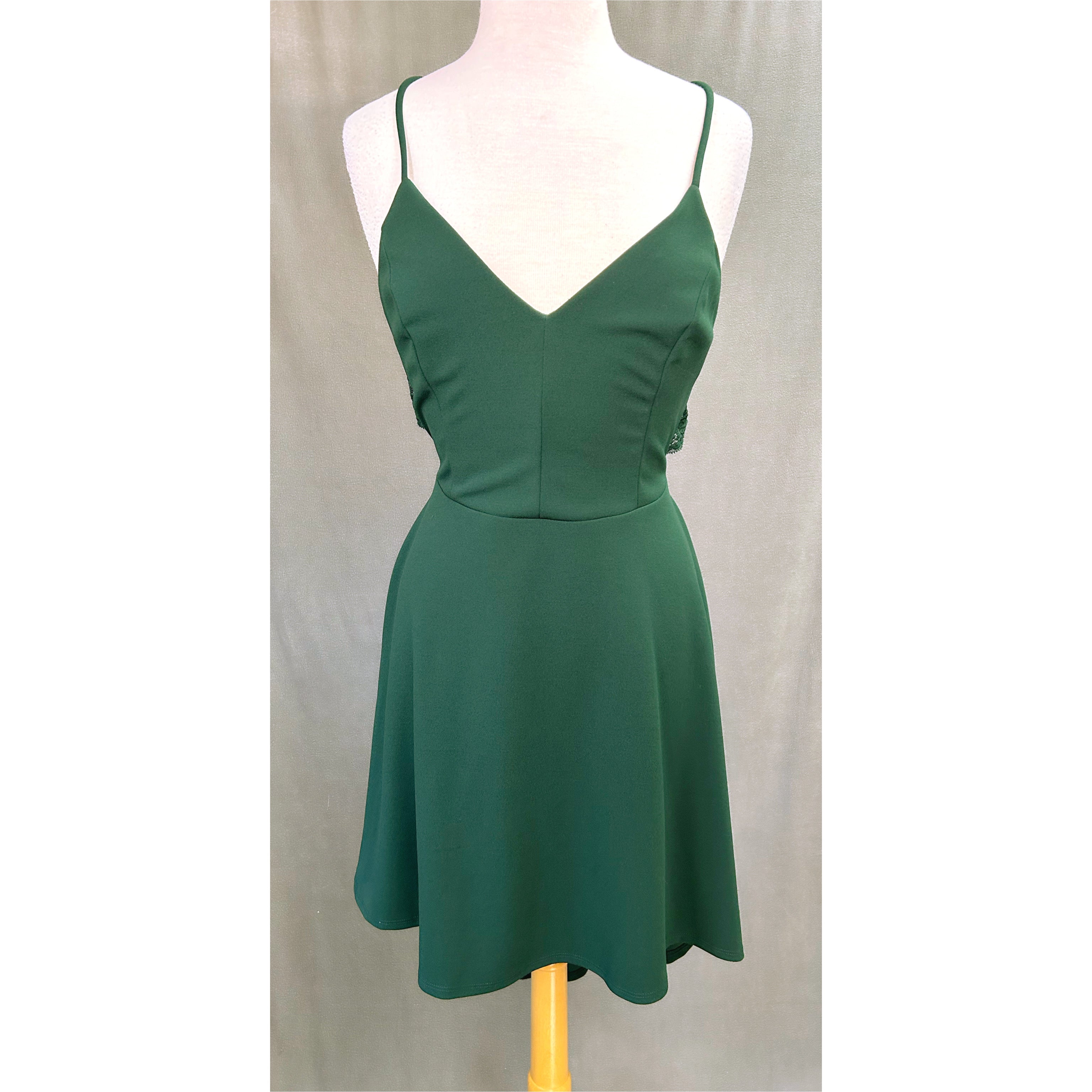 B. Darlin evergreen dress, size 17/18