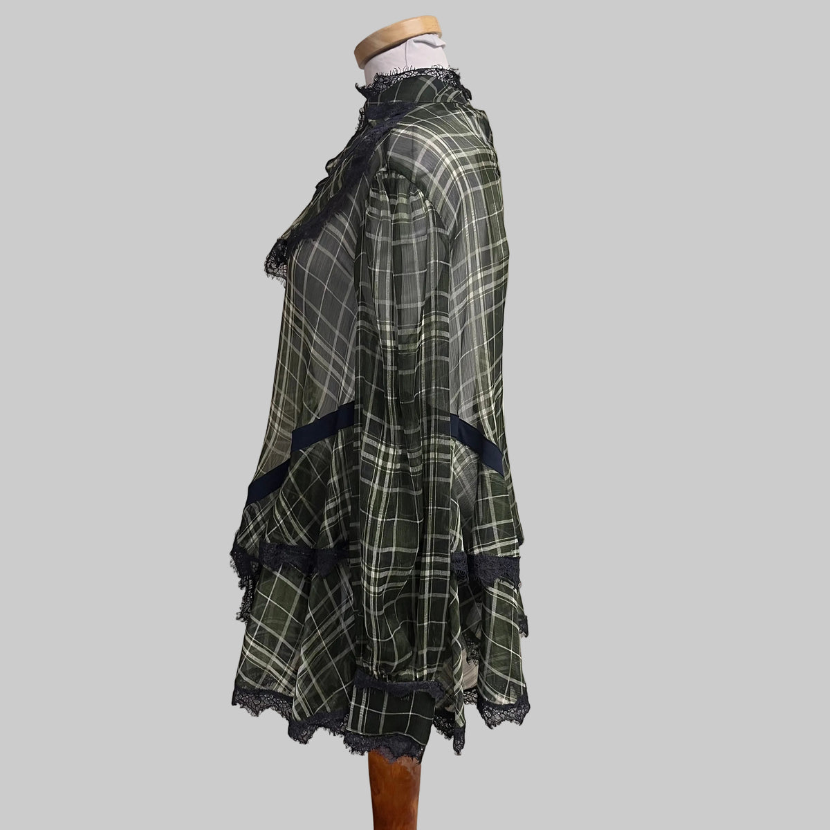 Roman evergreen and navy plaid blouse, size 4, NEW WITH TAGS!