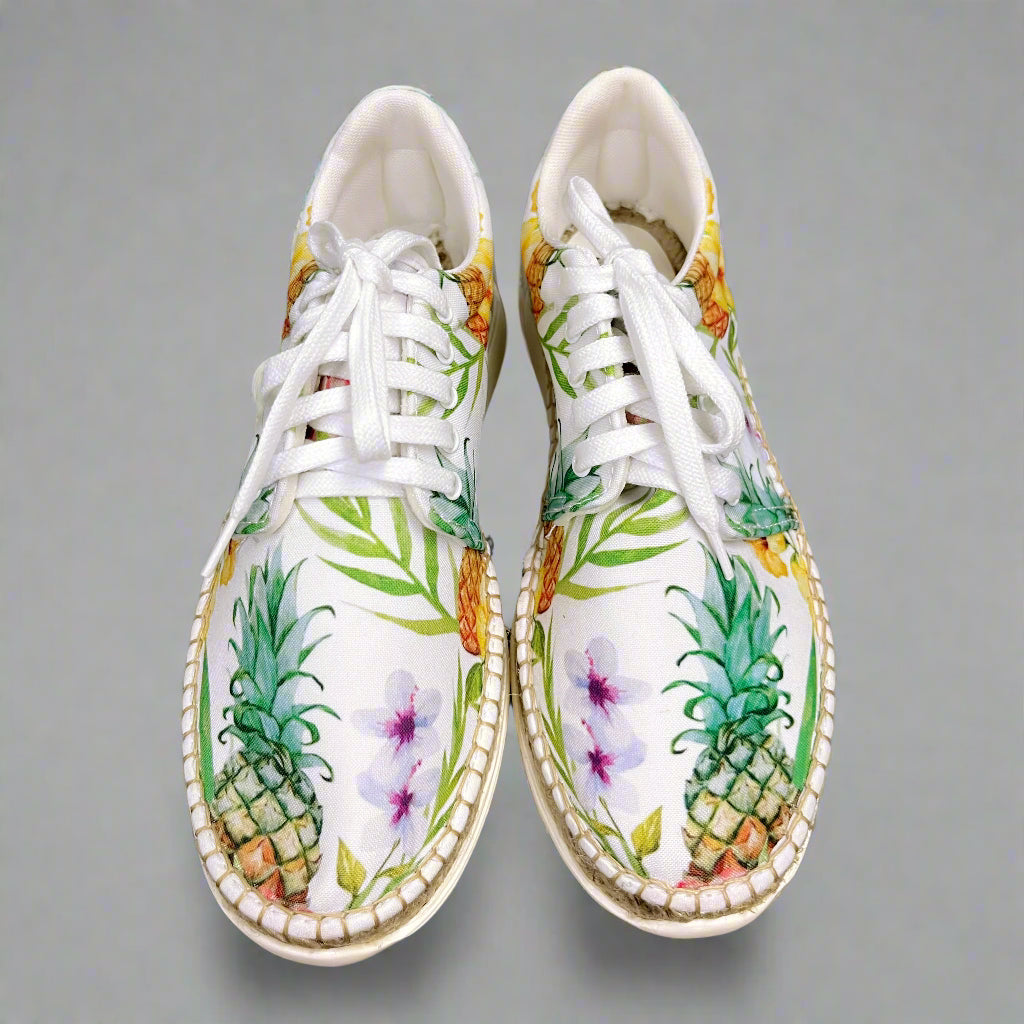 Free People floral Jackson sneakers, size 8, NEW IN BOX!