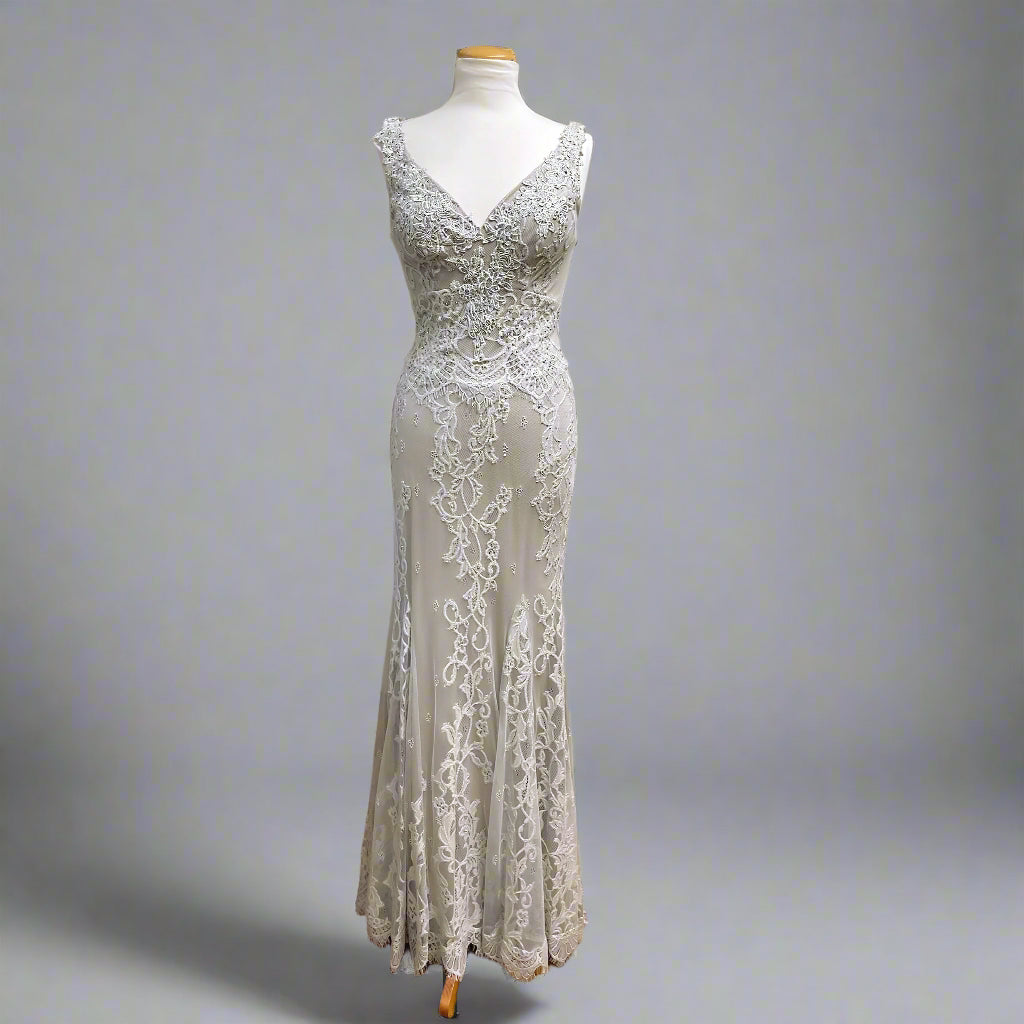 Cameron Blake gray lace dress, size 6, NEW WITH TAGS!