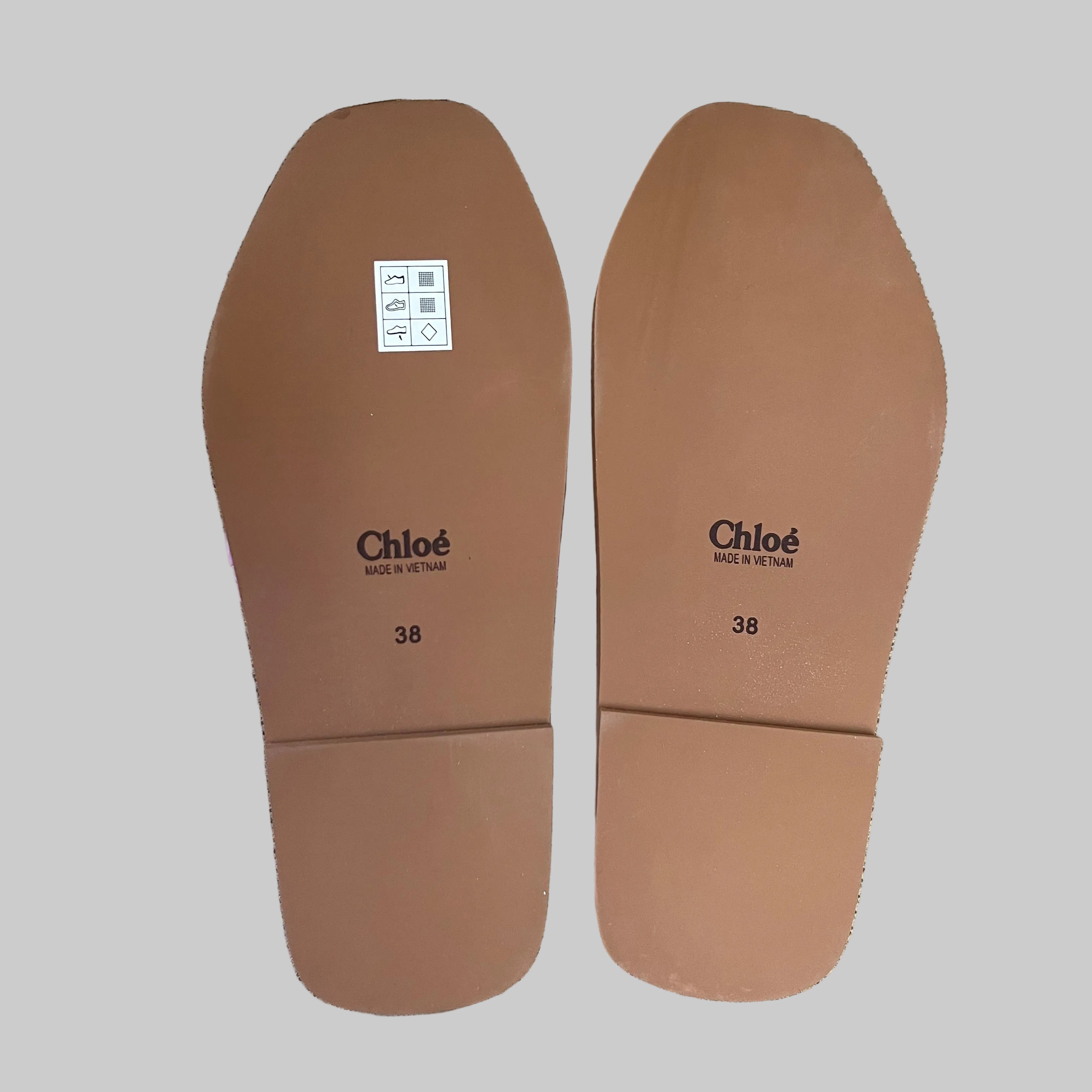 Chloe lavender Woody logo slides, size 8, NEW WITH TAGS!