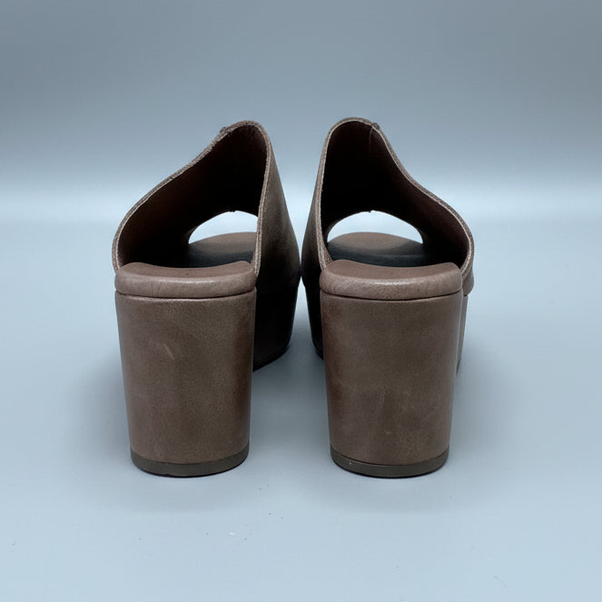 Chocolat Blu brown leather platform sandals, size 8, BRAND NEW!