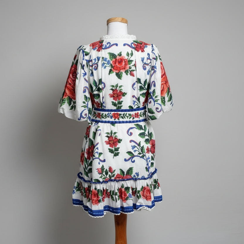 FARM Rio white multi-color Floral Tapestry dress, size M