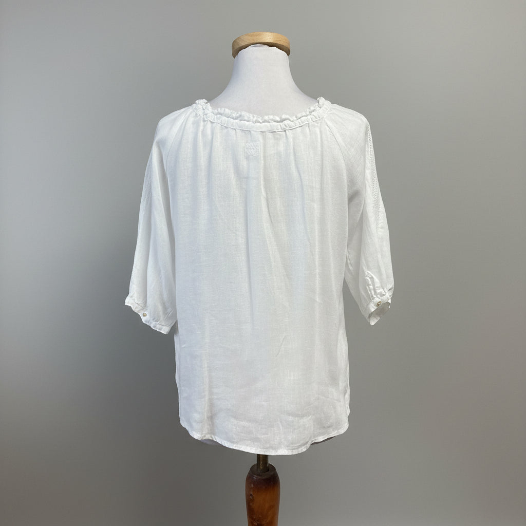 120 Lino white linen crochet short sleeve blouse, Size M