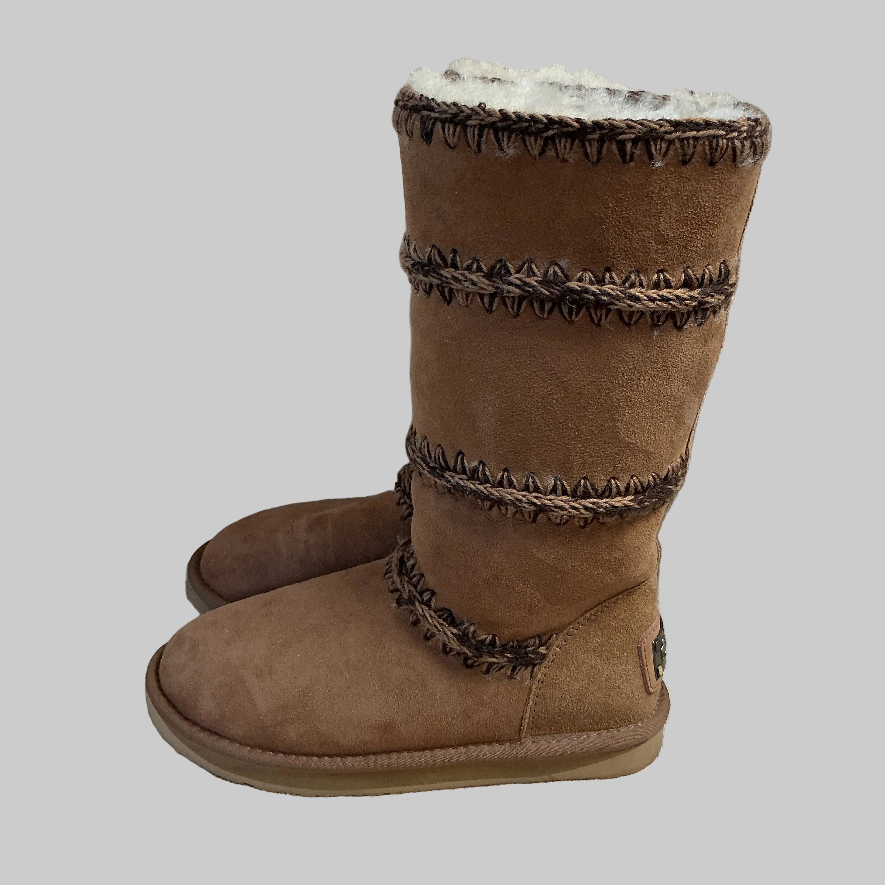 Australian Luxe chestnut suede & shearling Dukes boots, size 7