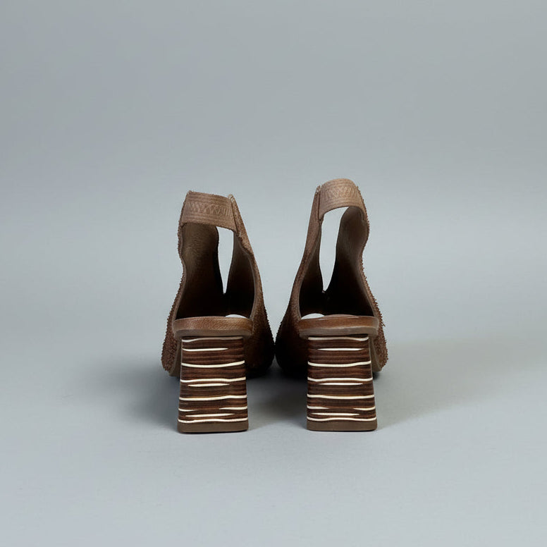 Antelope leather Annabelle heel, size 6