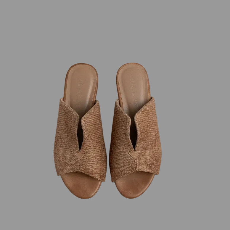Antelope leather Annabelle heel, size 6