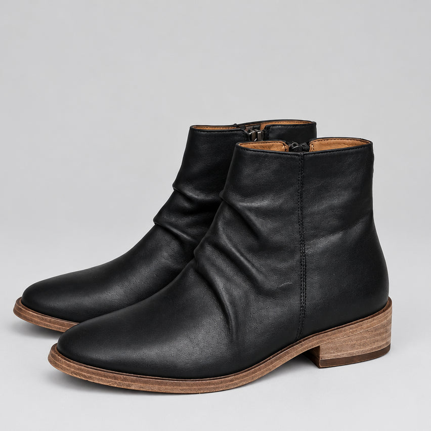 Beek black leather Quail boots, size 8