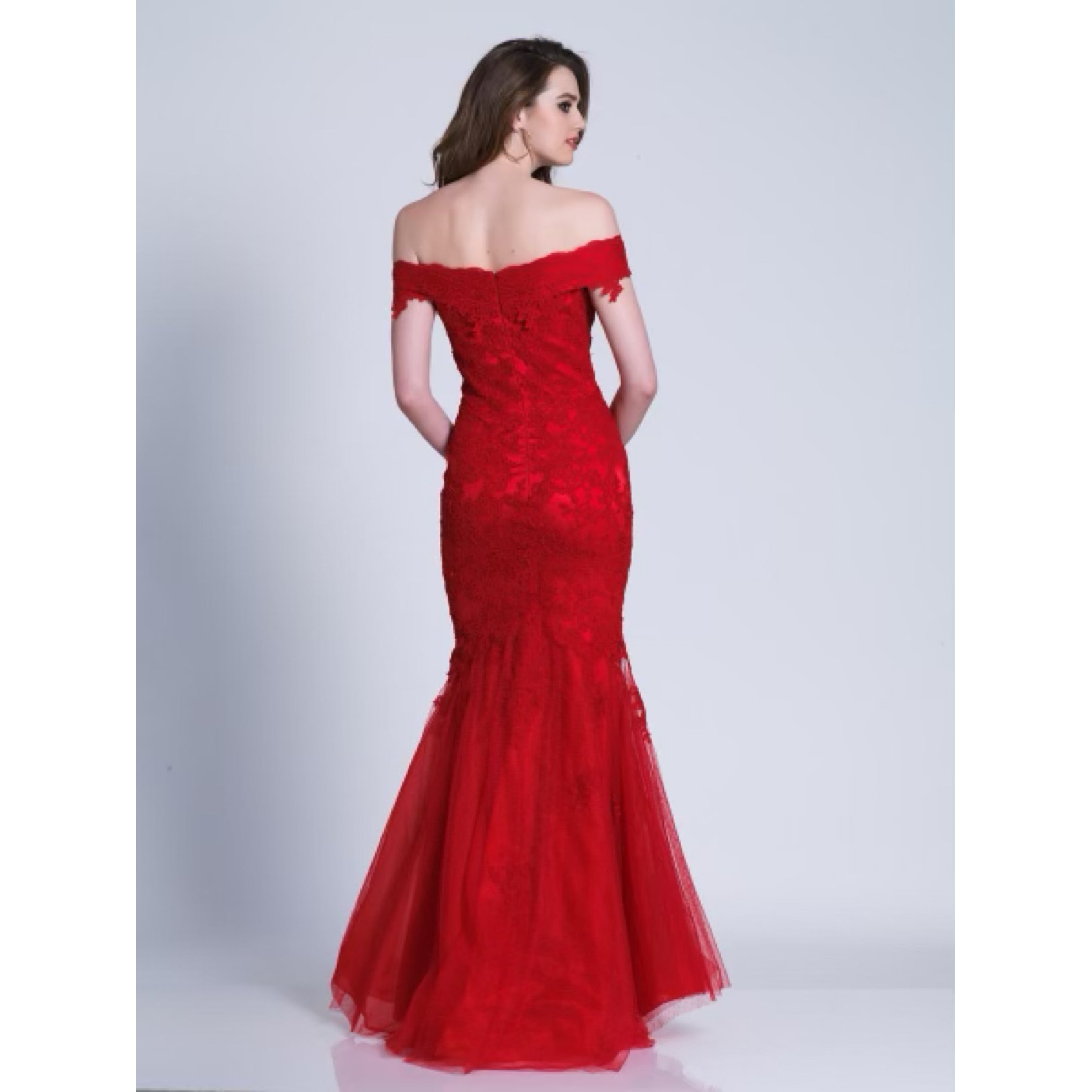 Dave & Johnny red lace mermaid dress, size 7/8, NEW WITH TAGS!