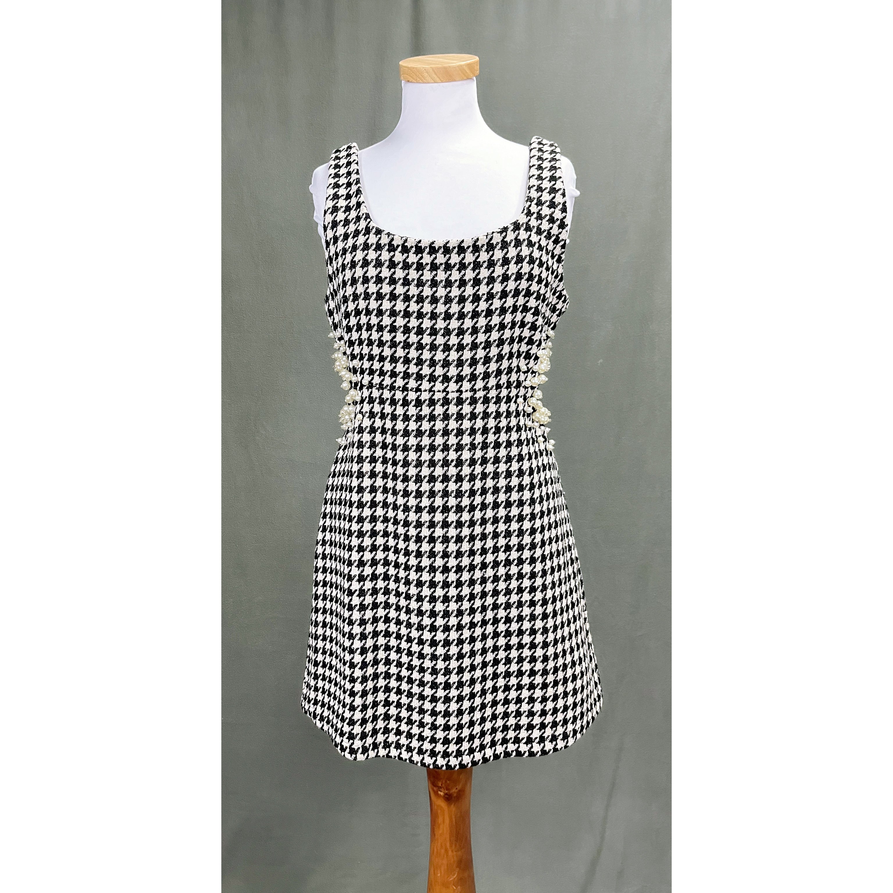 4 Sienna houndstooth dress with pearls, size M, NEW WITH TAGS!