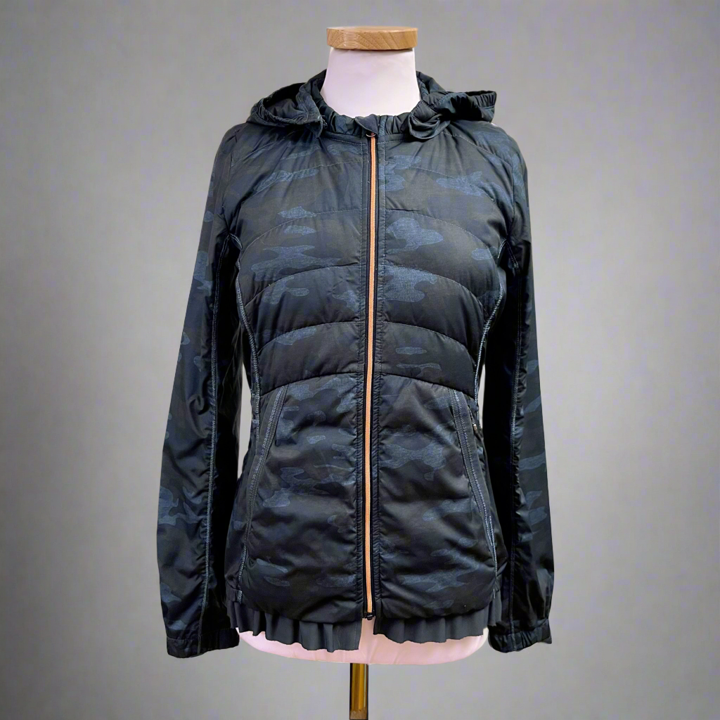lululemon blue camo Spring Fling Puffy coat, size 6