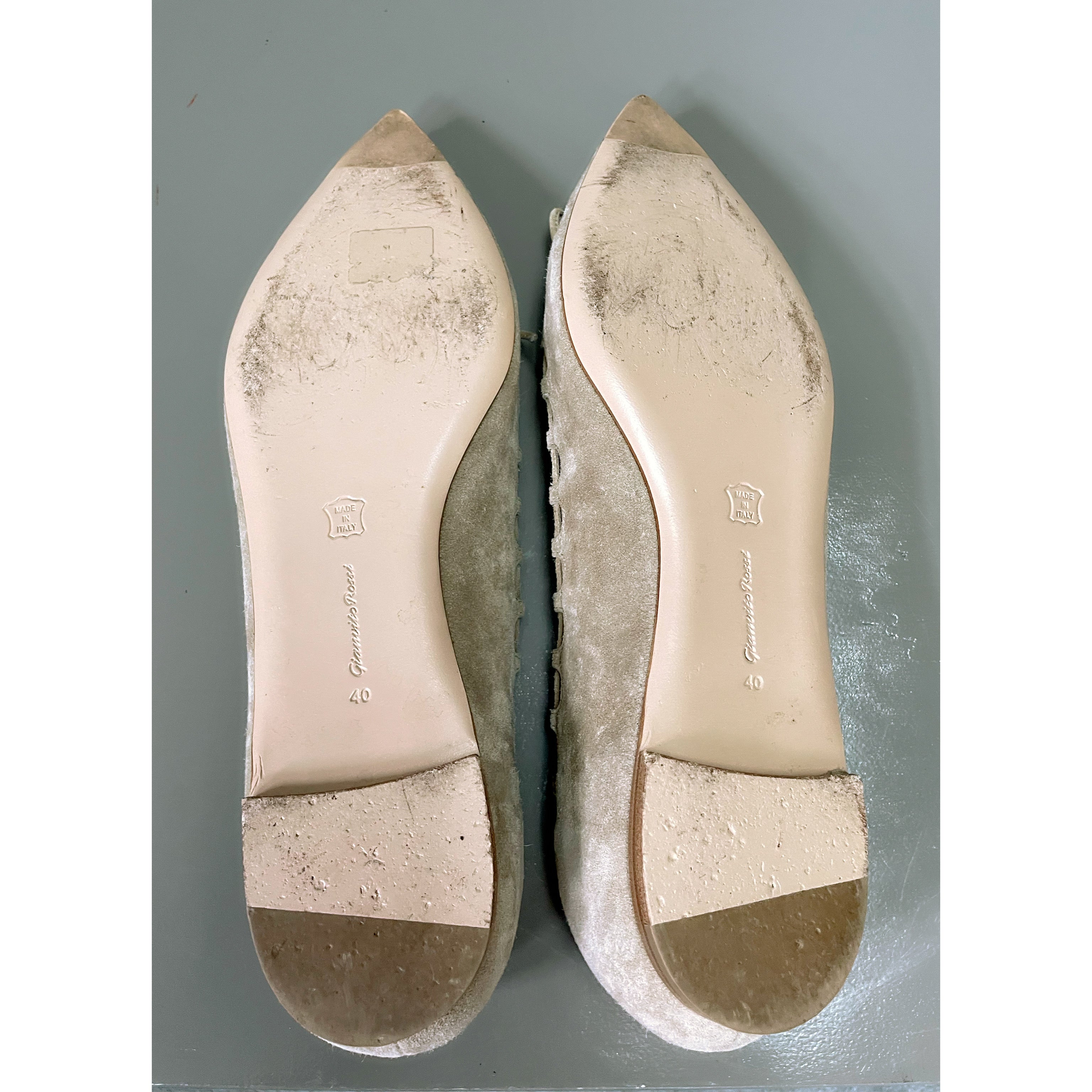 Gianvito Rossi Suede & Tulle Keyhole flats outlet