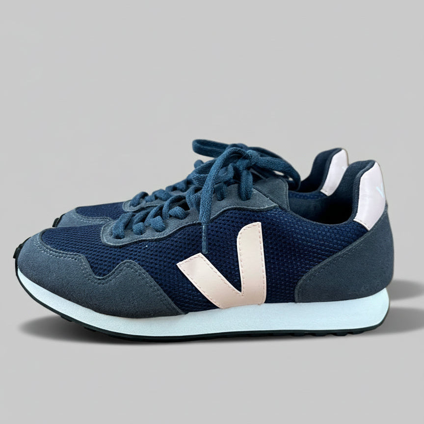Veja navy/pale pink runners, size 7