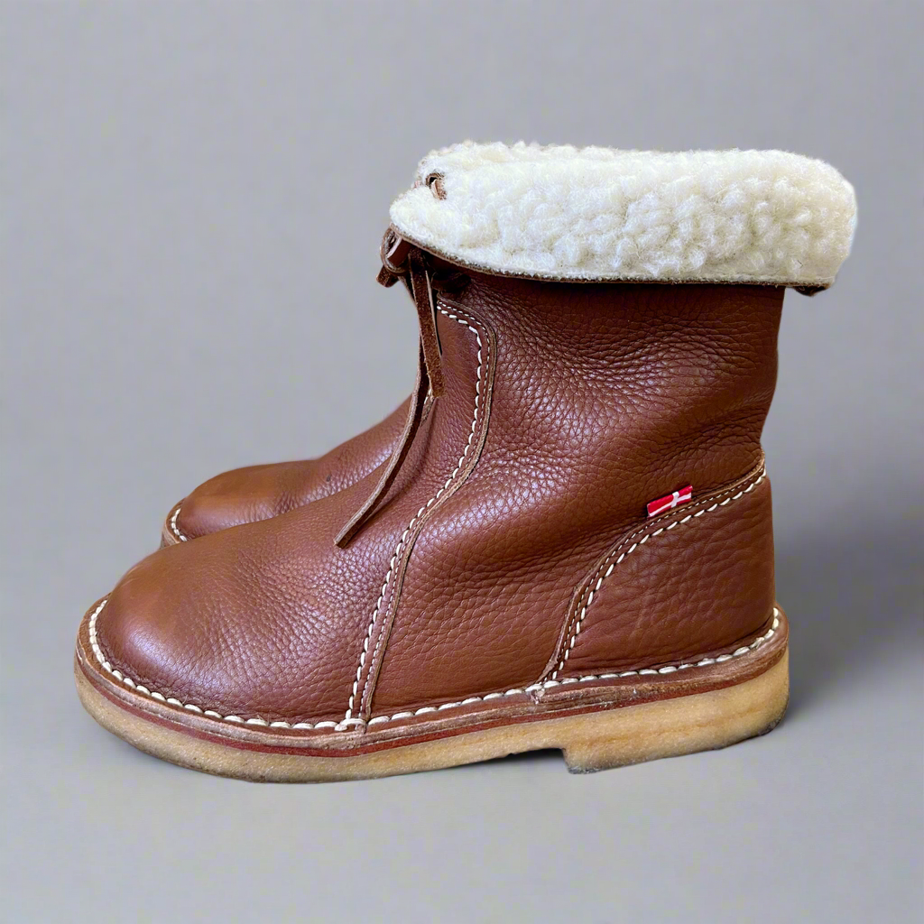 Duckfeet brown leather & shearling Arhus boots, size 7.5