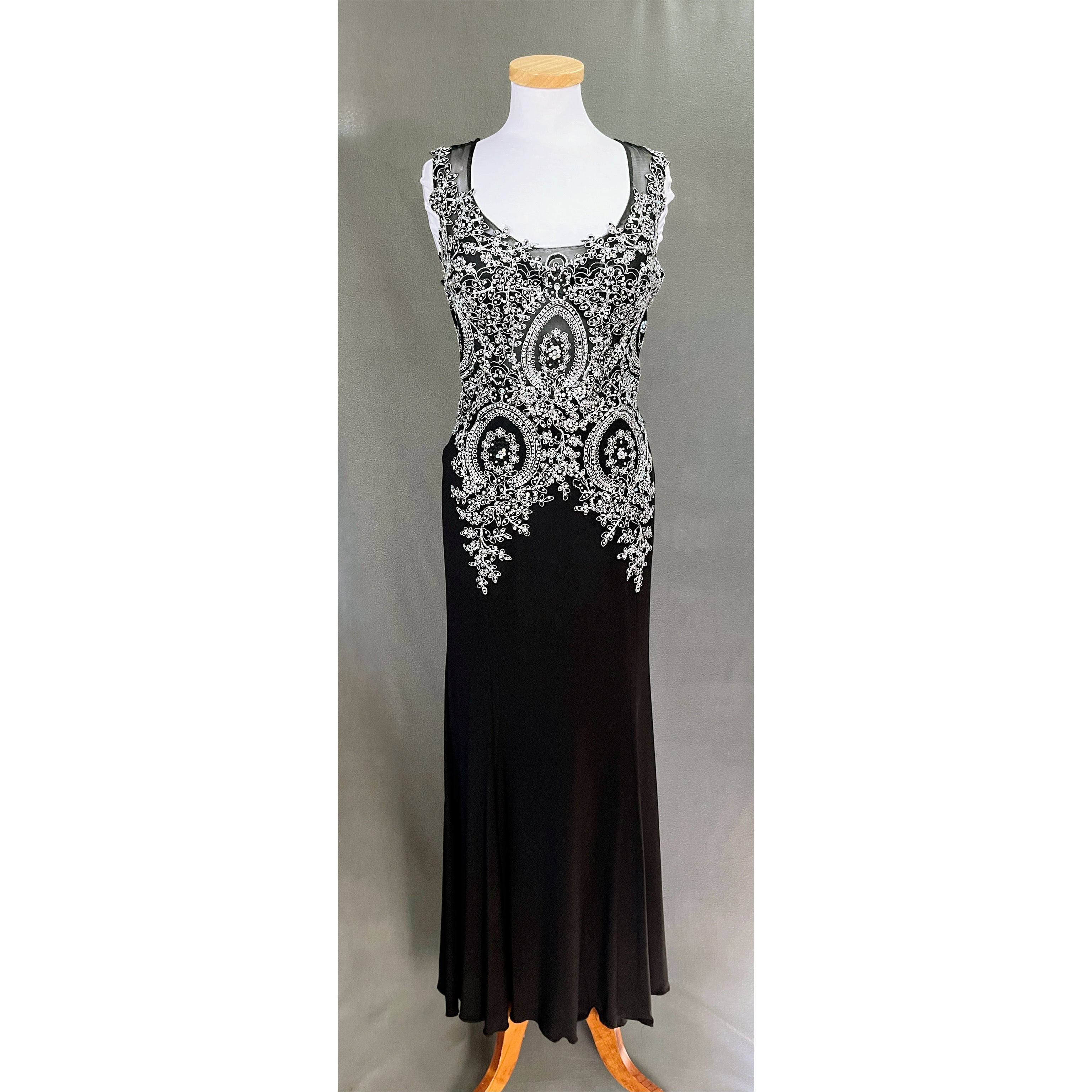 Cindy USA black dress with silver, size XL