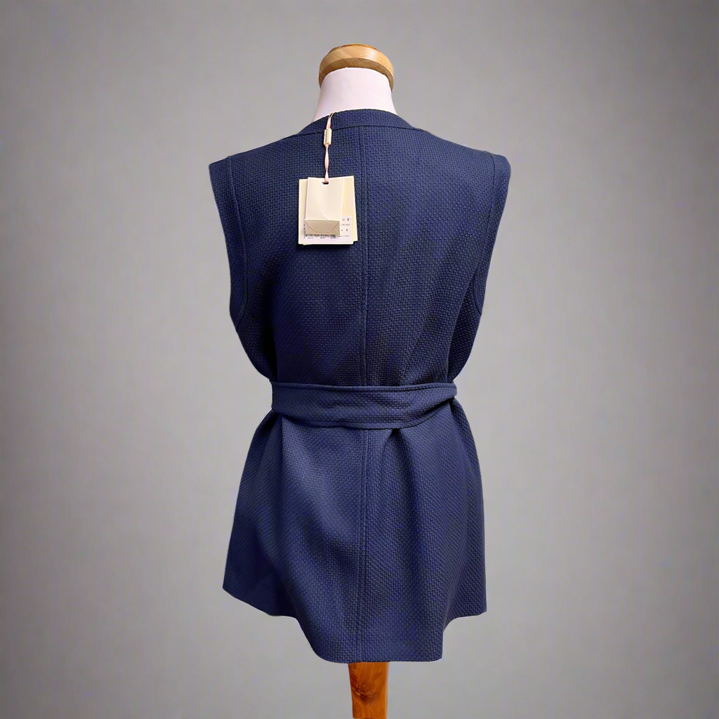 Exquise navy vest, size 6, NEW WITH TAGS!