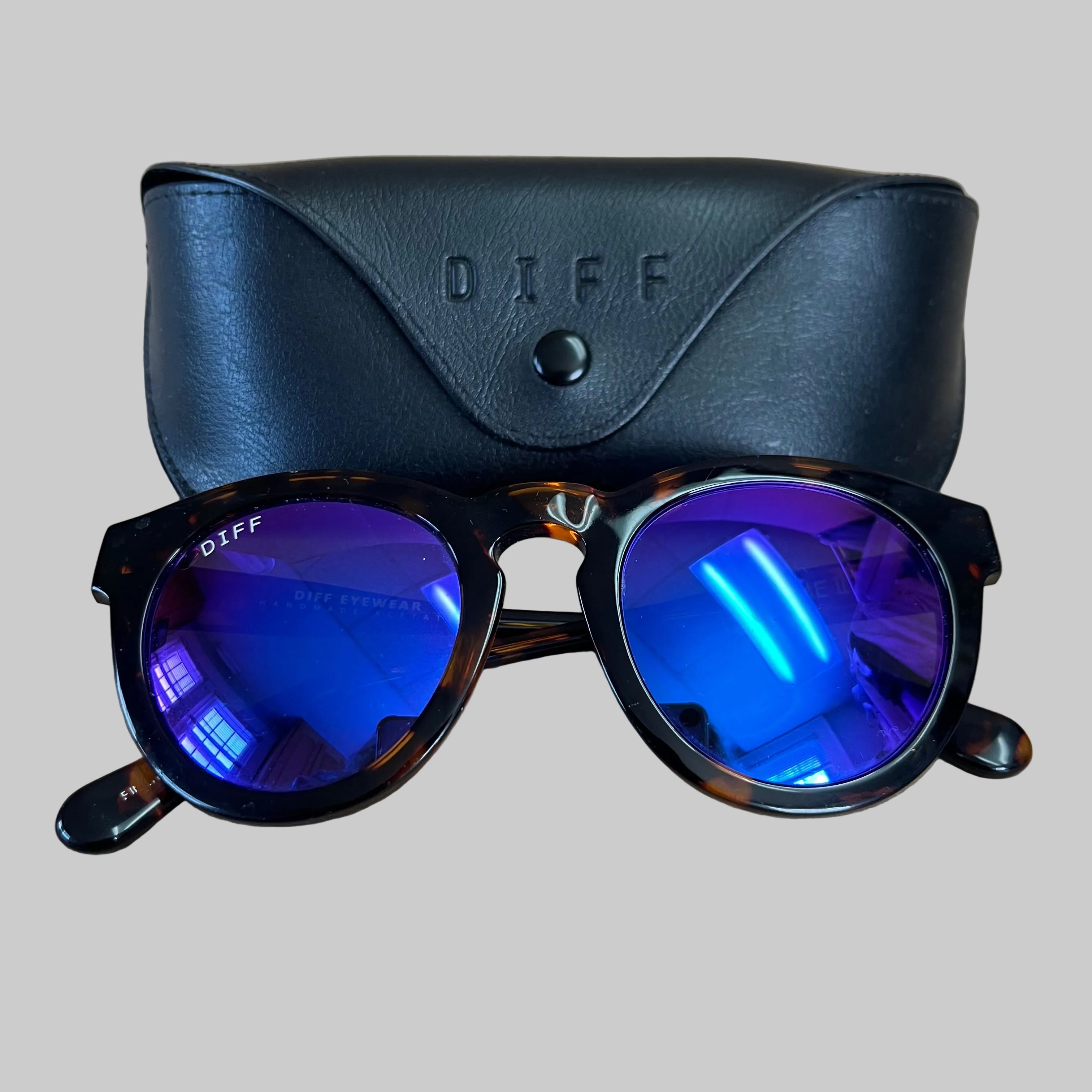 DIFF blue mirrored Dime II sunglasses, with case