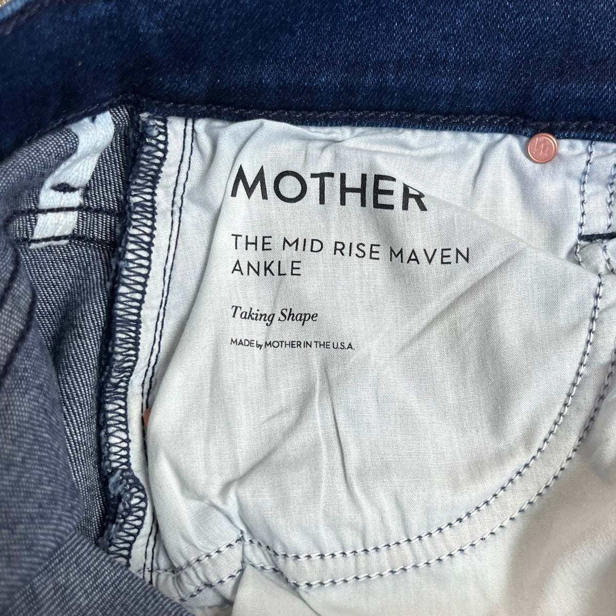 Mother dark blue Mid Rise Maven Ankle jeans, Size 25