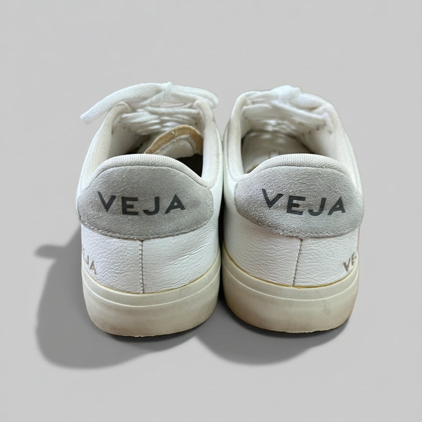 Veja white campo, size 6
