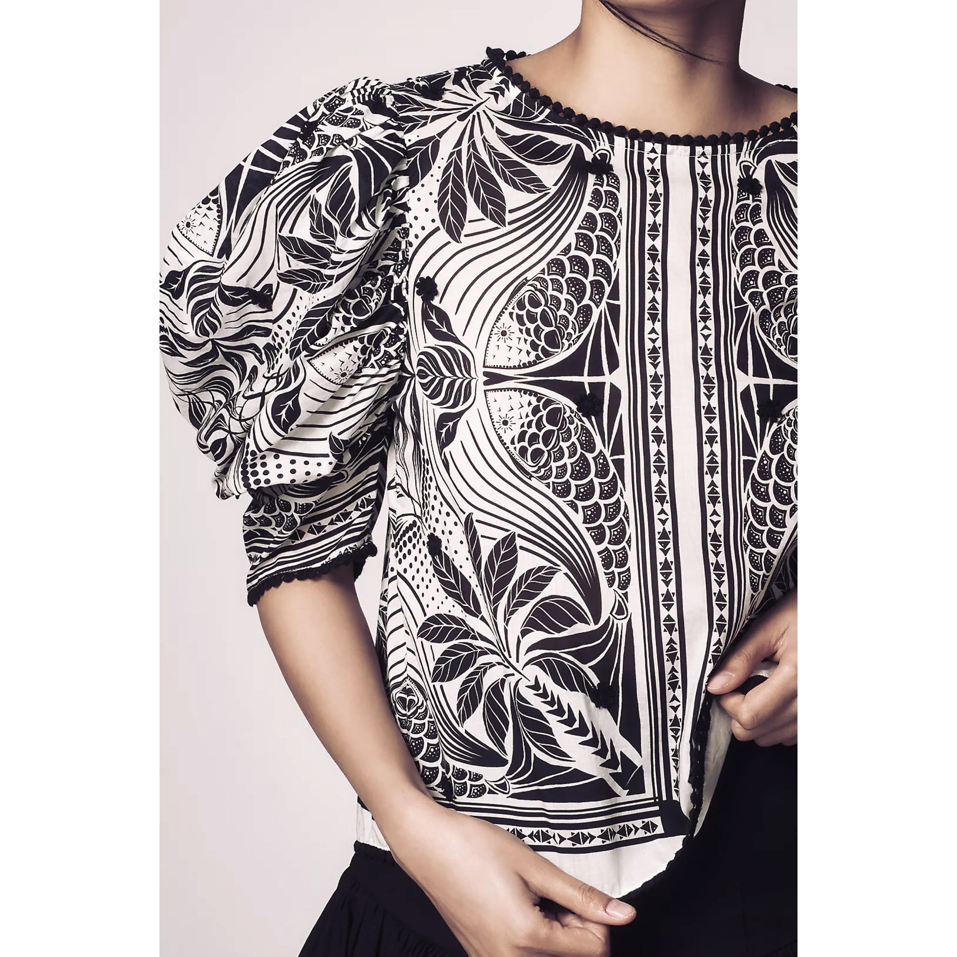 FARM Rio black and white Monochrome Elegance blouse, size M