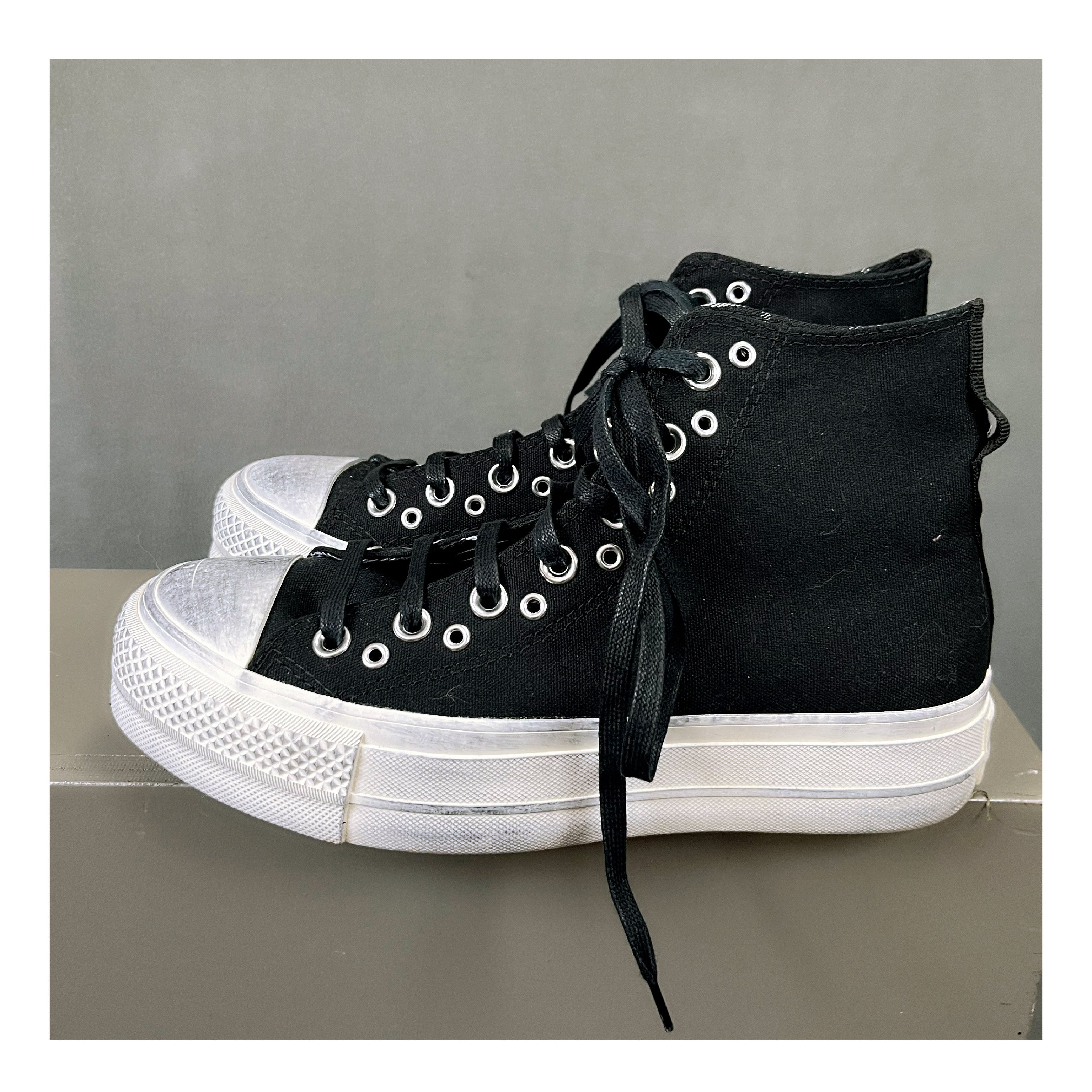 Converse black All Star Lift Hi-Top Chuck Taylors, size 8, LIKE NEW!