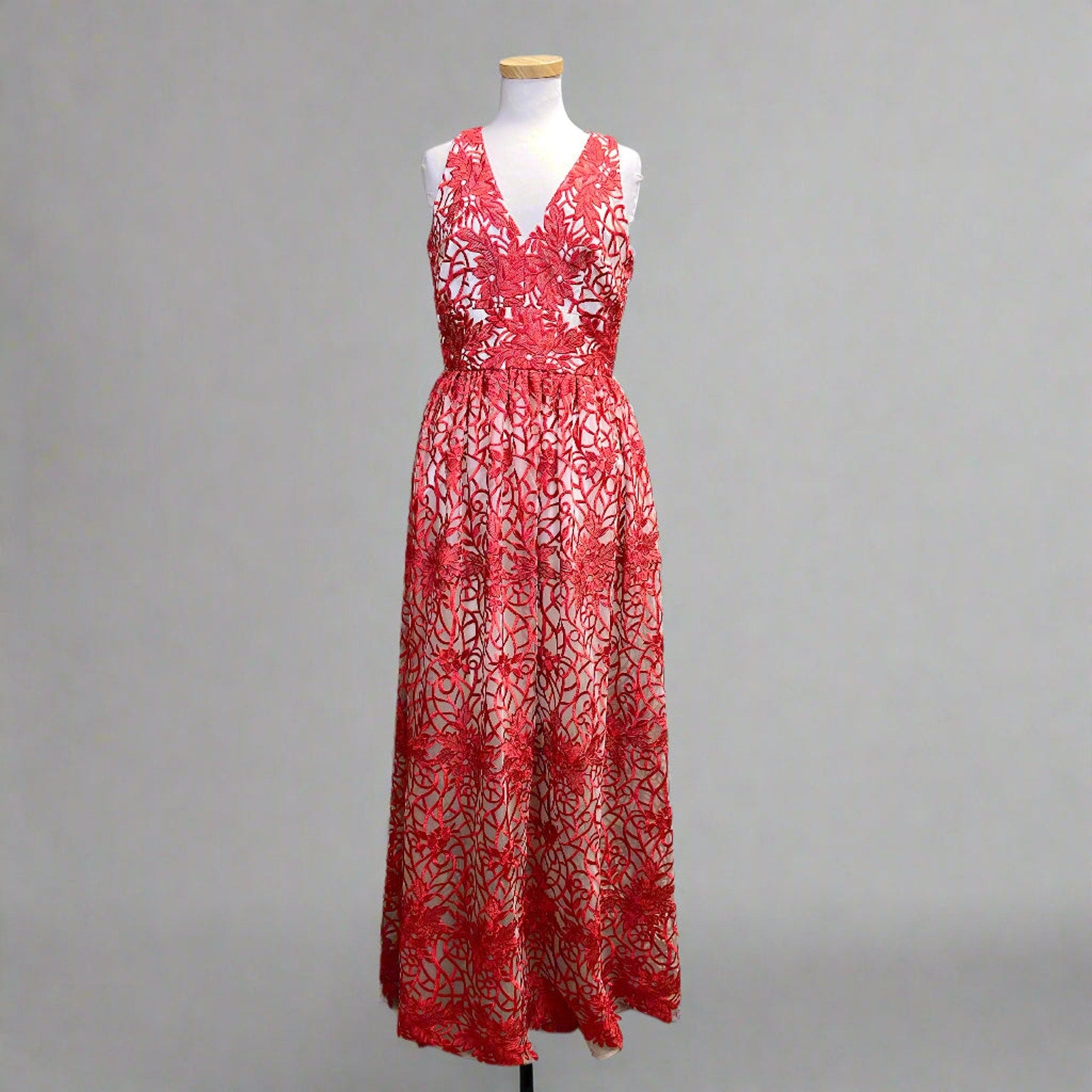 David Meister red and white embroidered dress, size 6, NEW WITH TAGS!
