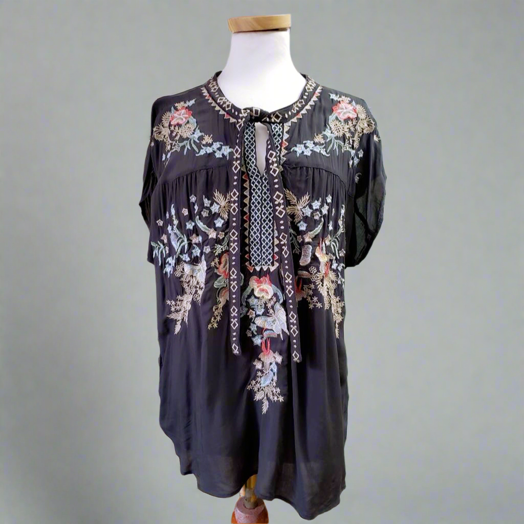 Philosophy slate blue embroidered blouse, size M, NEW WITH TAGS!