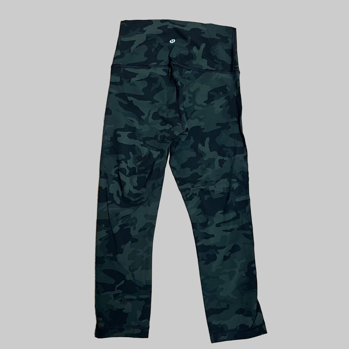 lululemon olive camouflage capri leggings, size 4