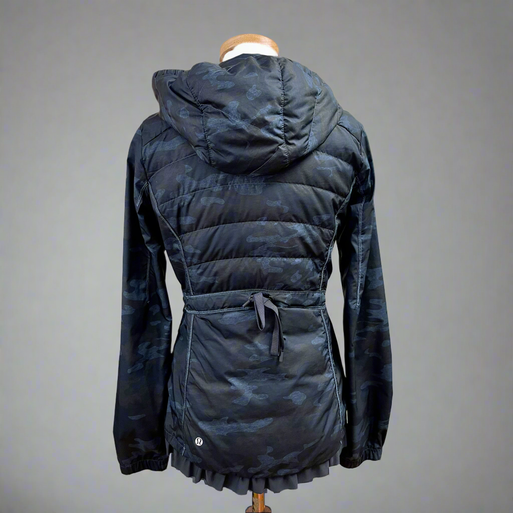 lululemon blue camo Spring Fling Puffy coat, size 6