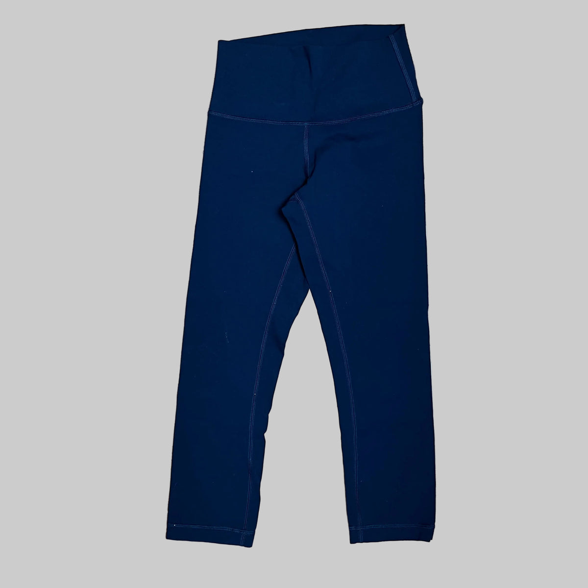 lululemon navy capri leggings, size 4