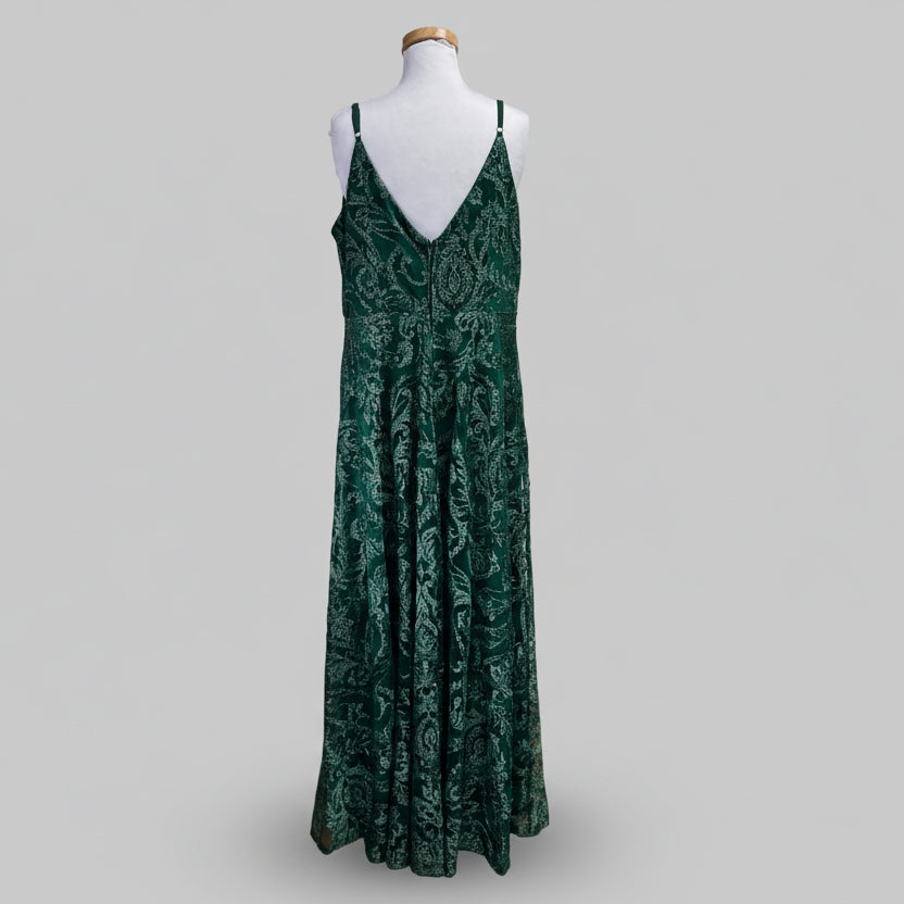 Xtraordinary evergreen dress, size 17/18