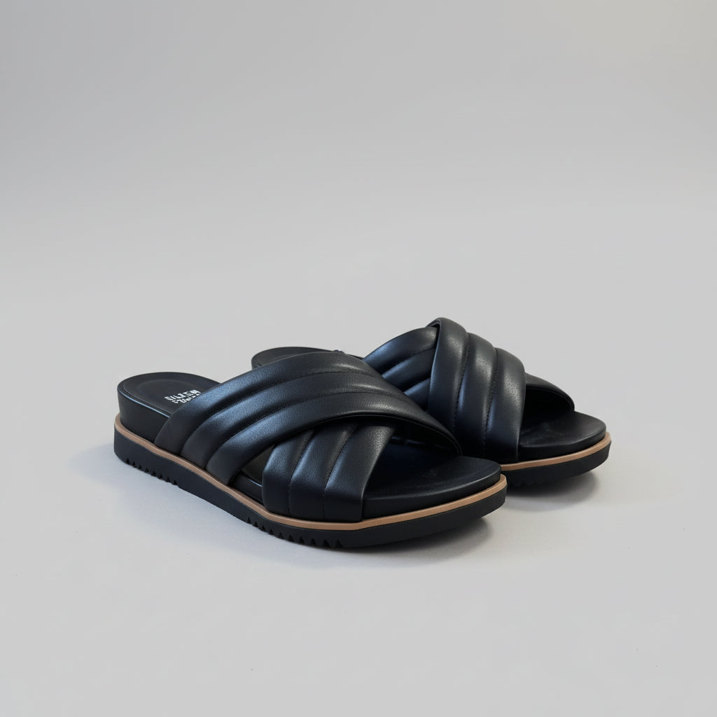 Eileen Fisher black leather sandals, size 8, NEW IN BOX!
