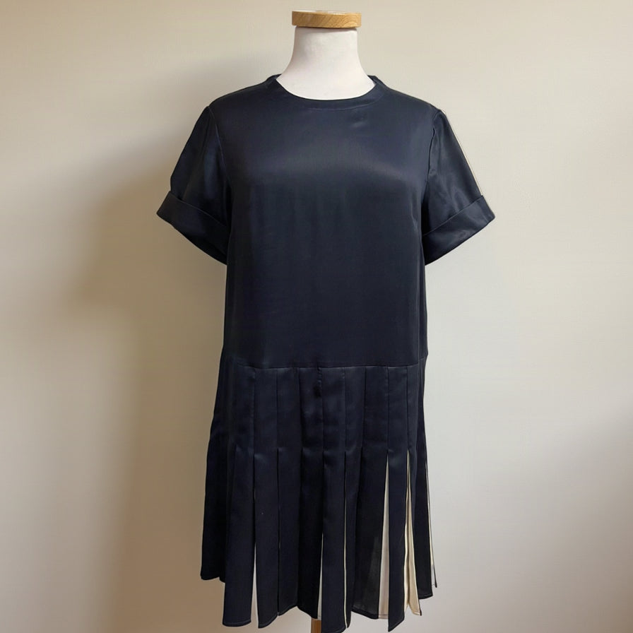 Tuckernuck navy & ivory Liza dress, size M