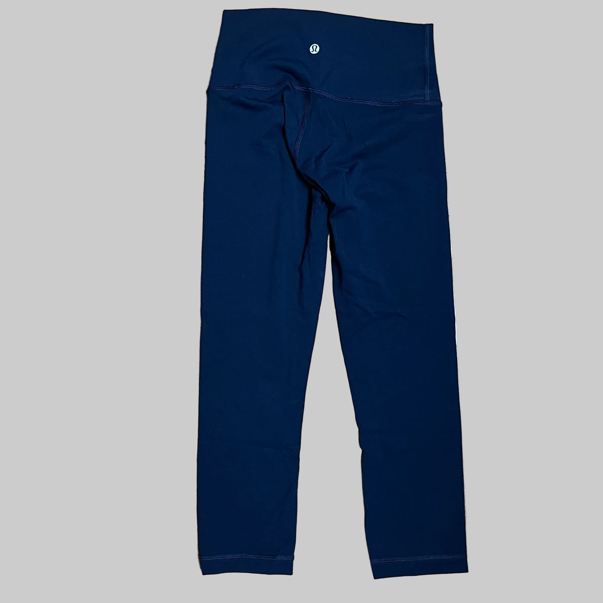 lululemon navy capri leggings, size 4