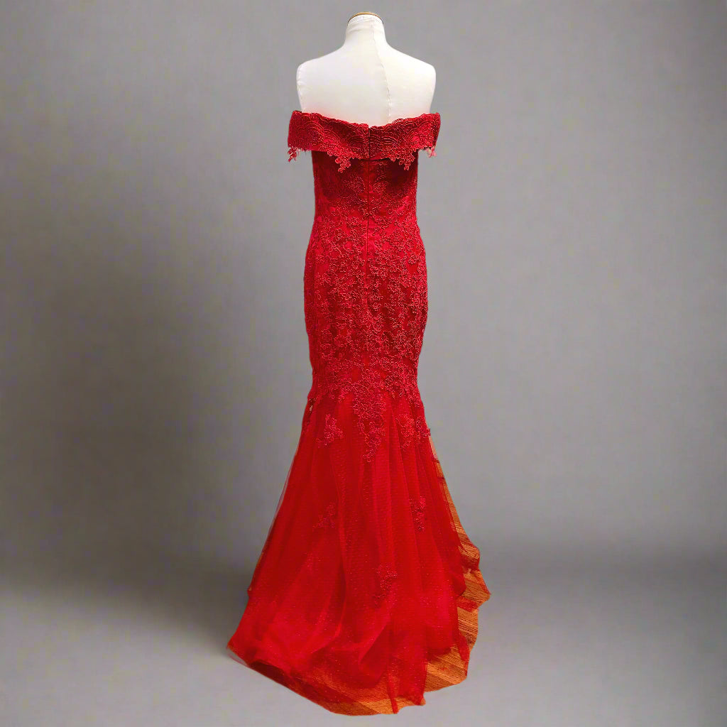 Dave & Johnny red lace mermaid dress, size 7/8, NEW WITH TAGS!